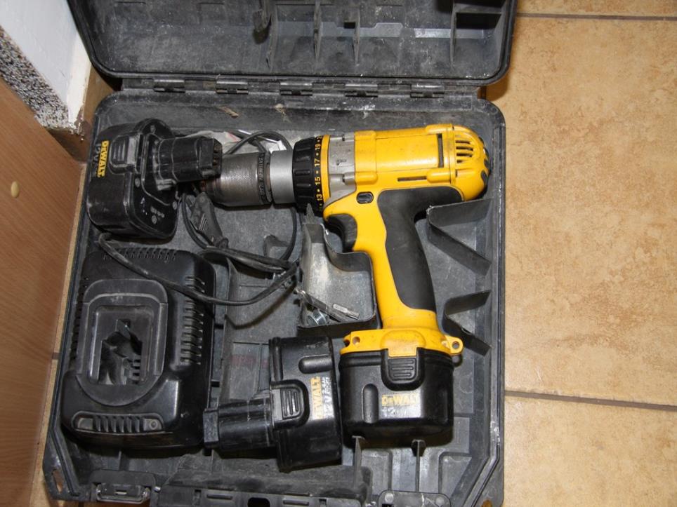 Used Dewalt DC 981 Drill-screwdriver for Sale (Auction Premium) | NetBid Industrial Auctions